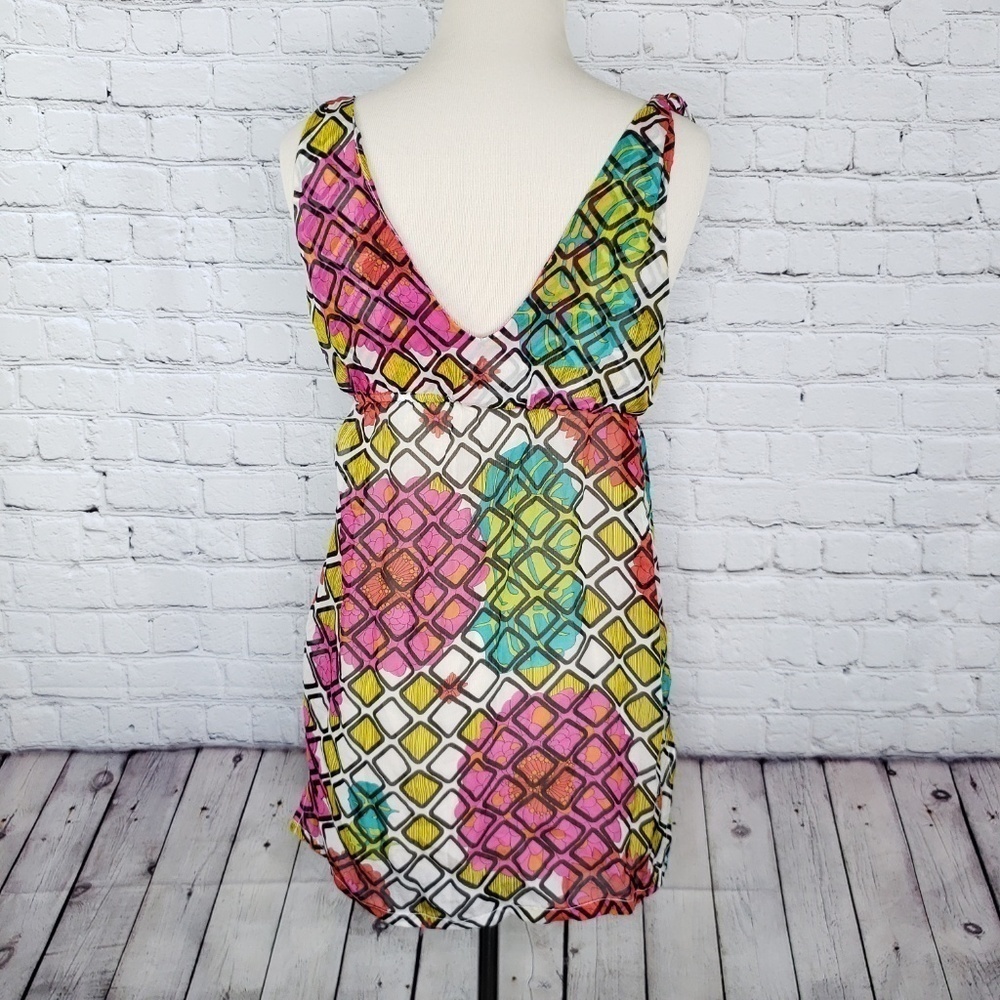 Trina Turk geometric 100% silk shoulder tie tunic size XS - Picture 6 of 7